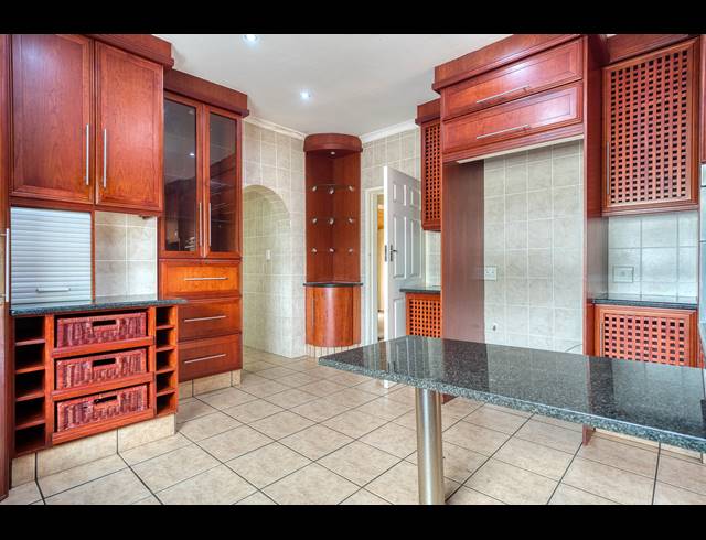 5 BEDROOM HOUSE SOLD IN WESTVILLE